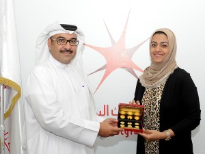 خلال تكريمها بمناسبة فوزها بجائزة التميز الأكاديمي من (جيبكا) الشيخ هشام: أمل خير دليل على مهارات وكفاءة خريجي بوليتكنك البحرين
