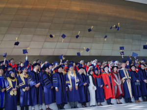 Special Graduation Offers for Flowers and Frames